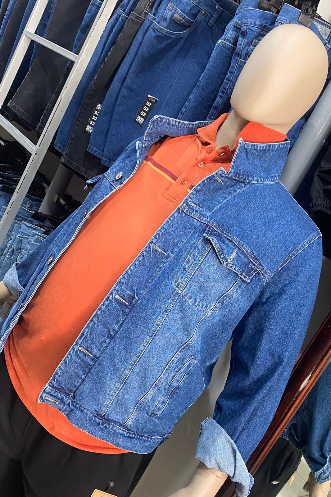 CAMPERA DE JEAN - AZUL LOCALIZADA