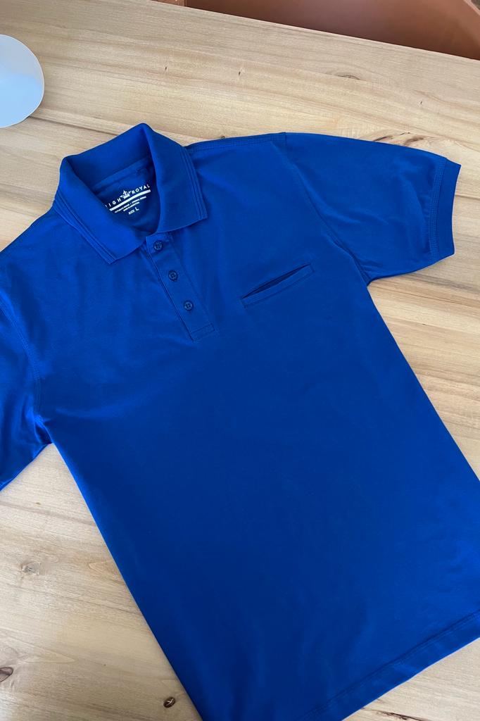 CHOMBA LISA CON BOLSILLO- SLIM FIT 