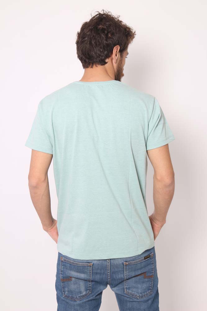 Remera Cuello V Jaspeada estampada