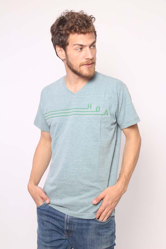 Remera Cuello V Jaspeada estampada