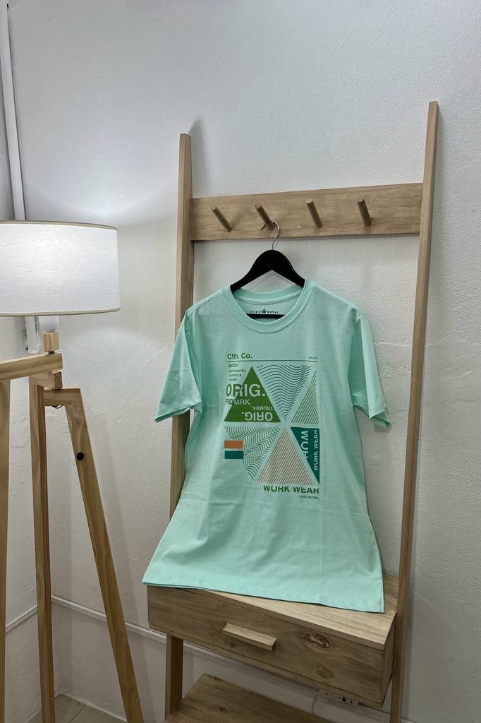 REMERA U MONTANA DE PICOS