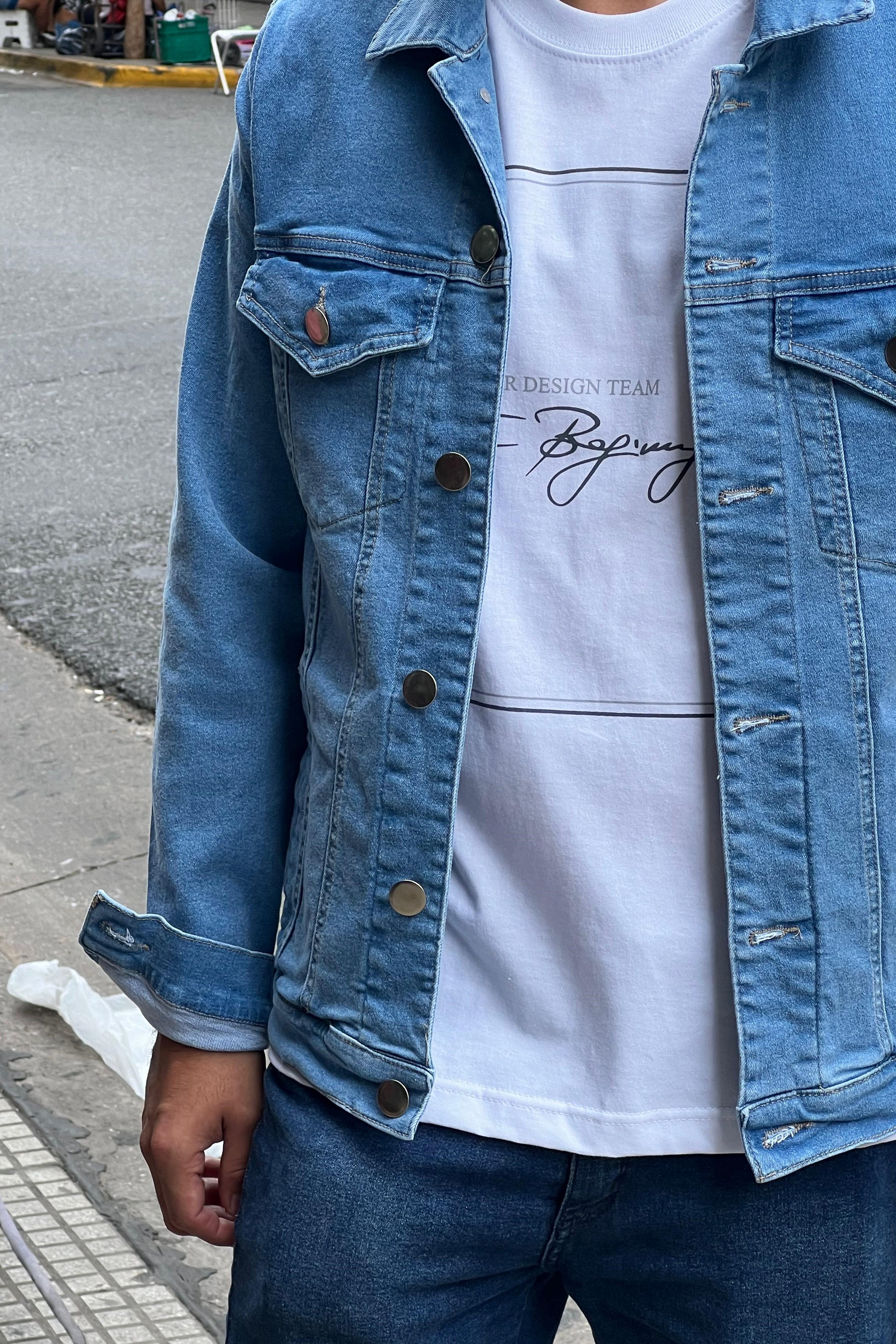 CAMPERA DE JEAN celeste elastizado