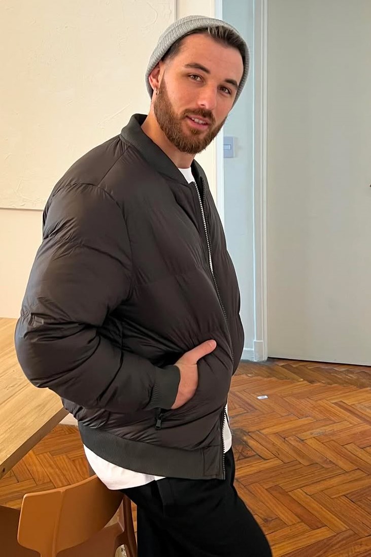 CAMPERA BOMBER C/CAPUCHA