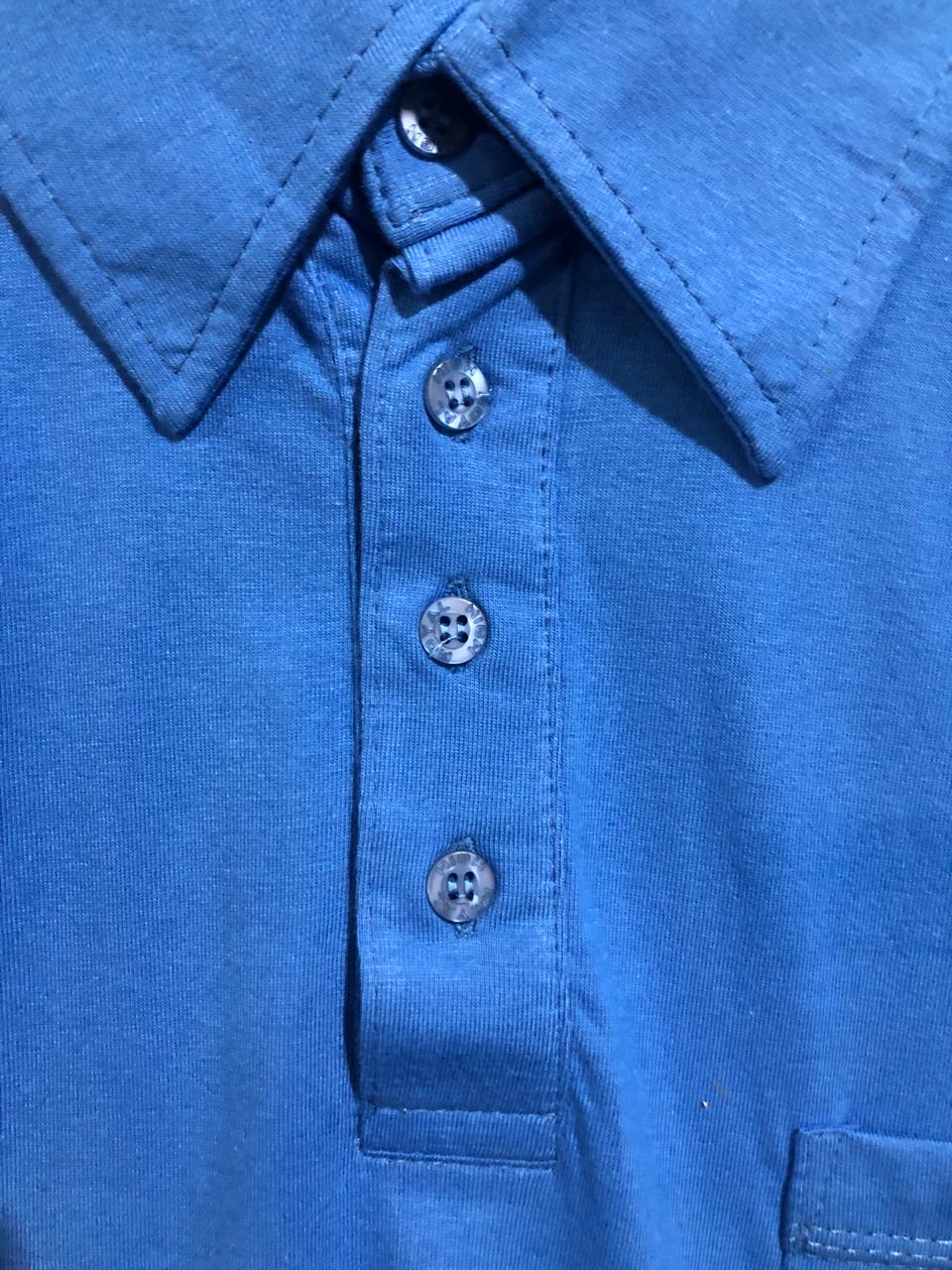 CHOMBA M/L C/CUATRO BOTONES