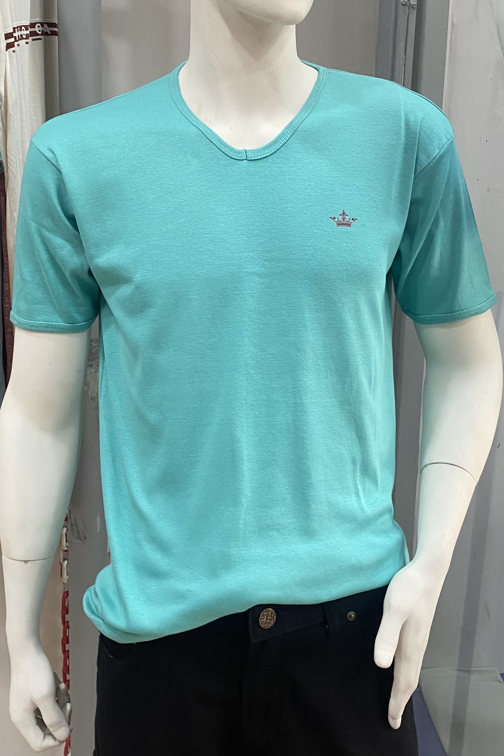 REMERA CUELLO V - TELA RIP