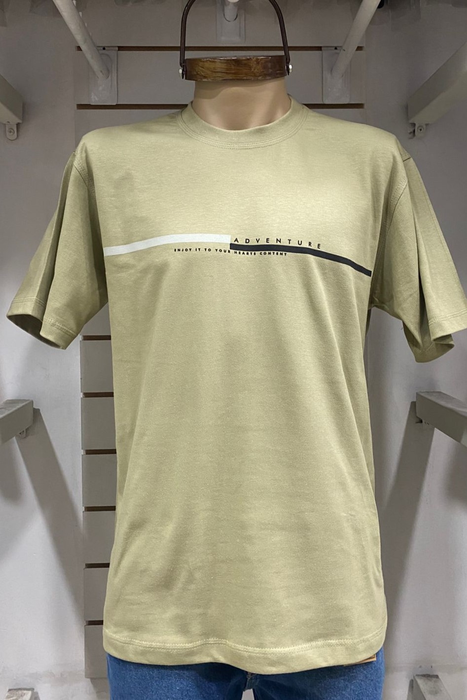 REMERA CON ESTAMPA ADVENTURE