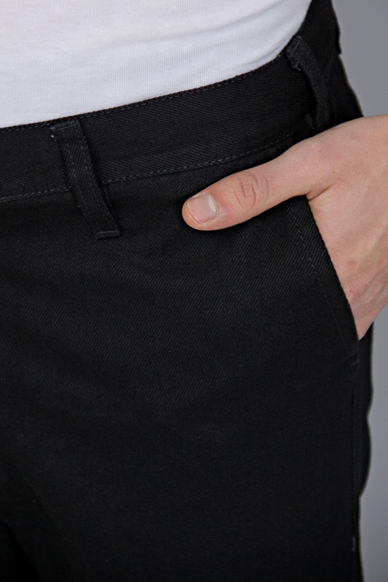 JEAN NEGRO CORTE CHINO RECTO