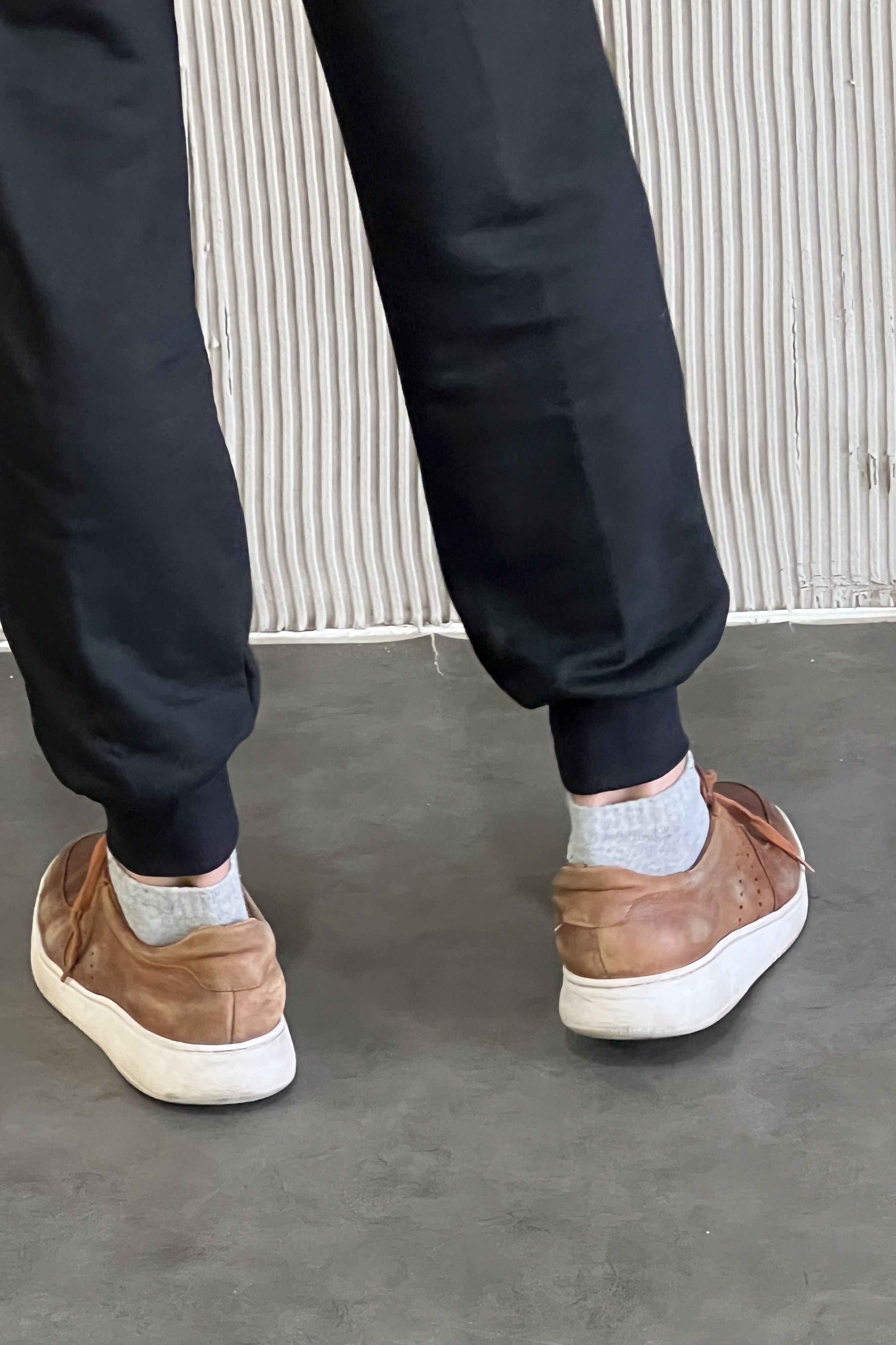 JOGGING RUSTICO CON PUÑO