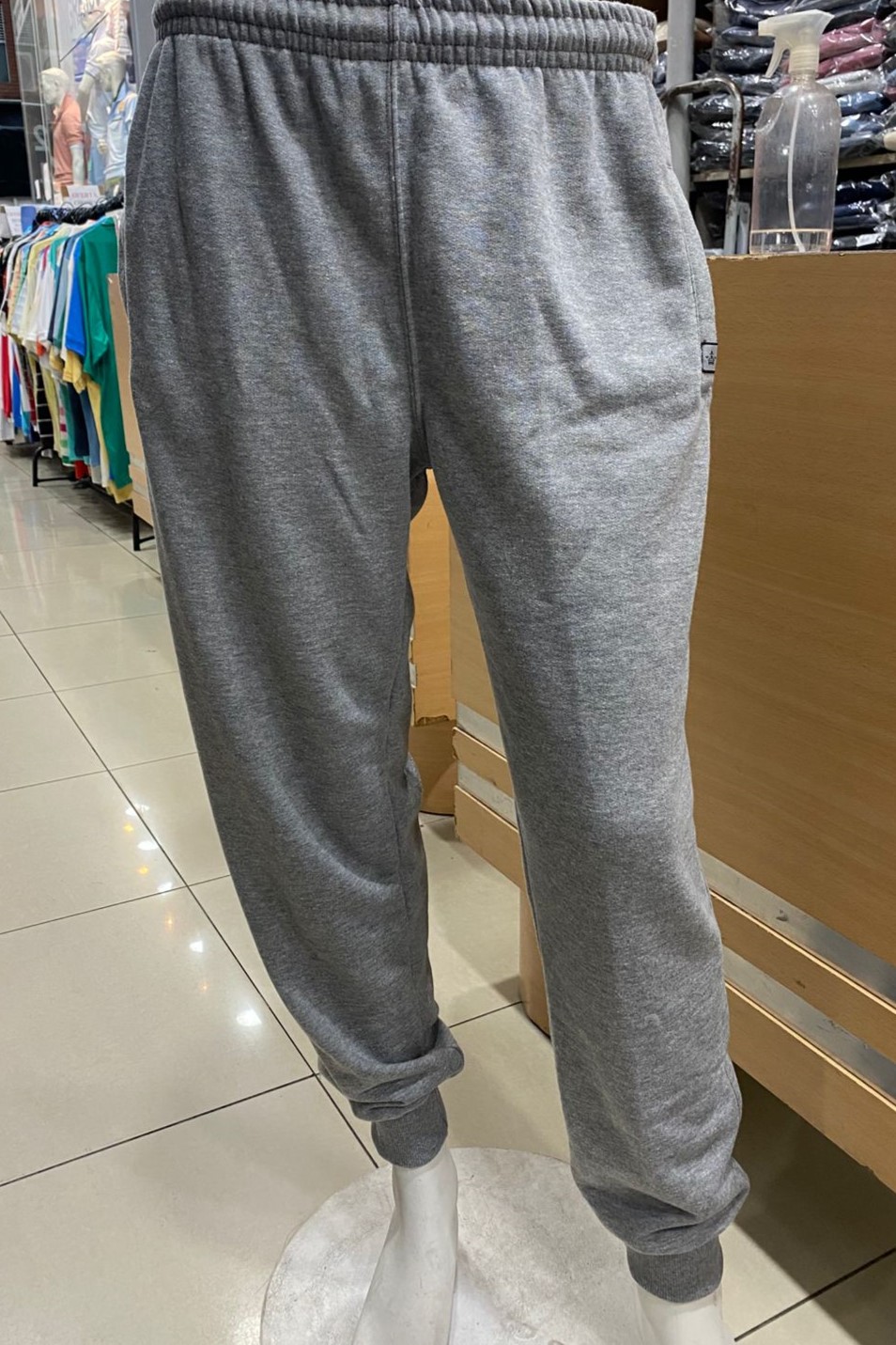 JOGGING RUSTICO CON PUÑO