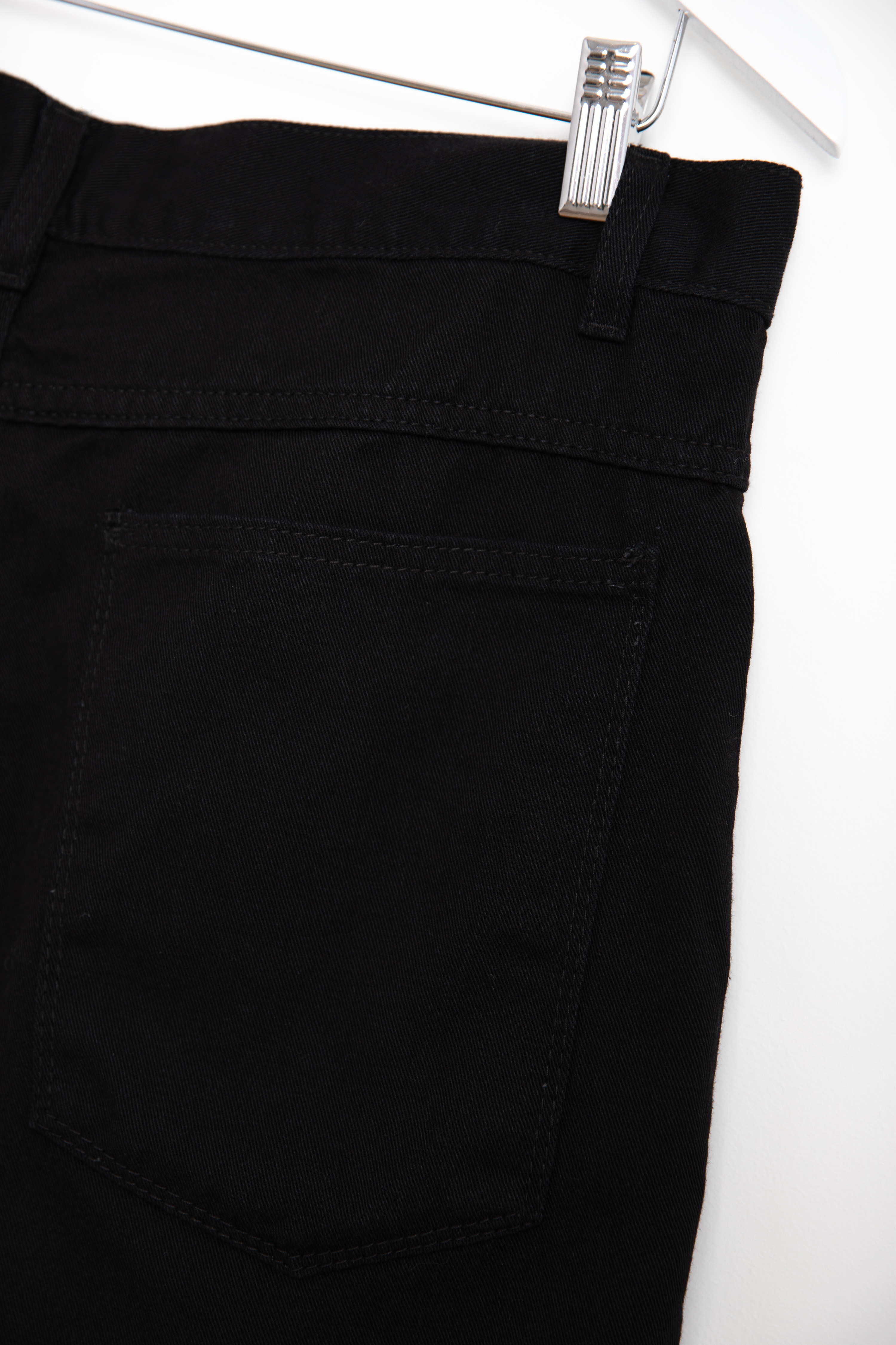 BERMUDA JEAN NEGRO RIGIDO